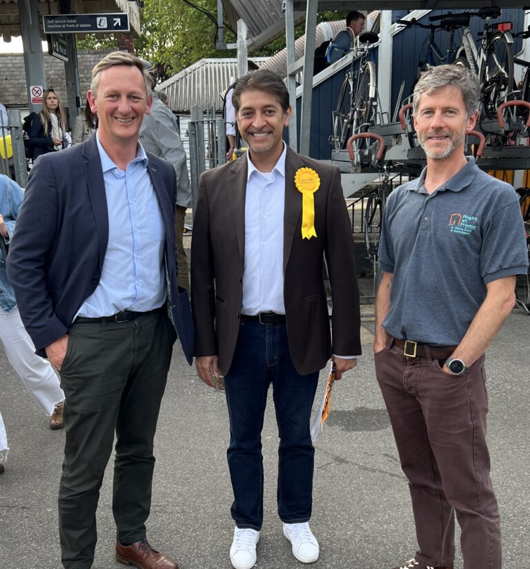 Voters Farnham Train Station (Public)